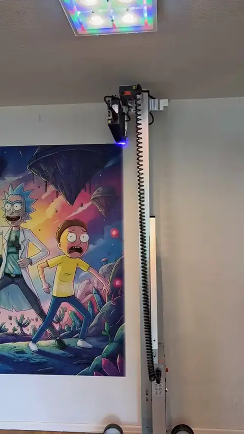 Der Wanddrucker bringt das Motiv direkt auf die Wand
