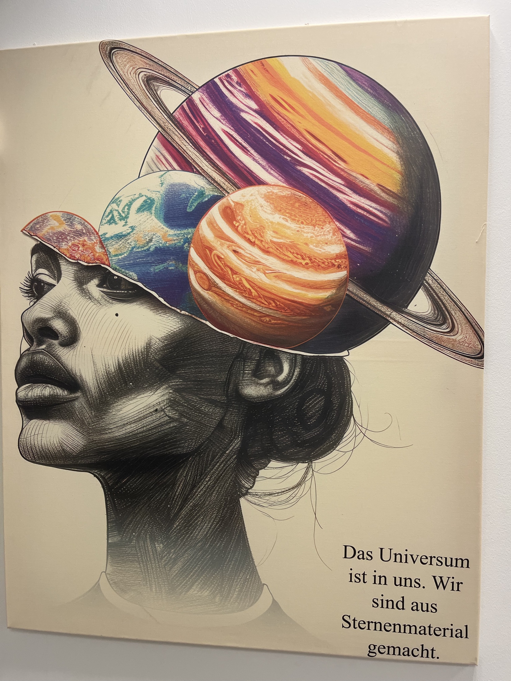 Kreatives Statement Motiv als Wanddruck im Innenraum
